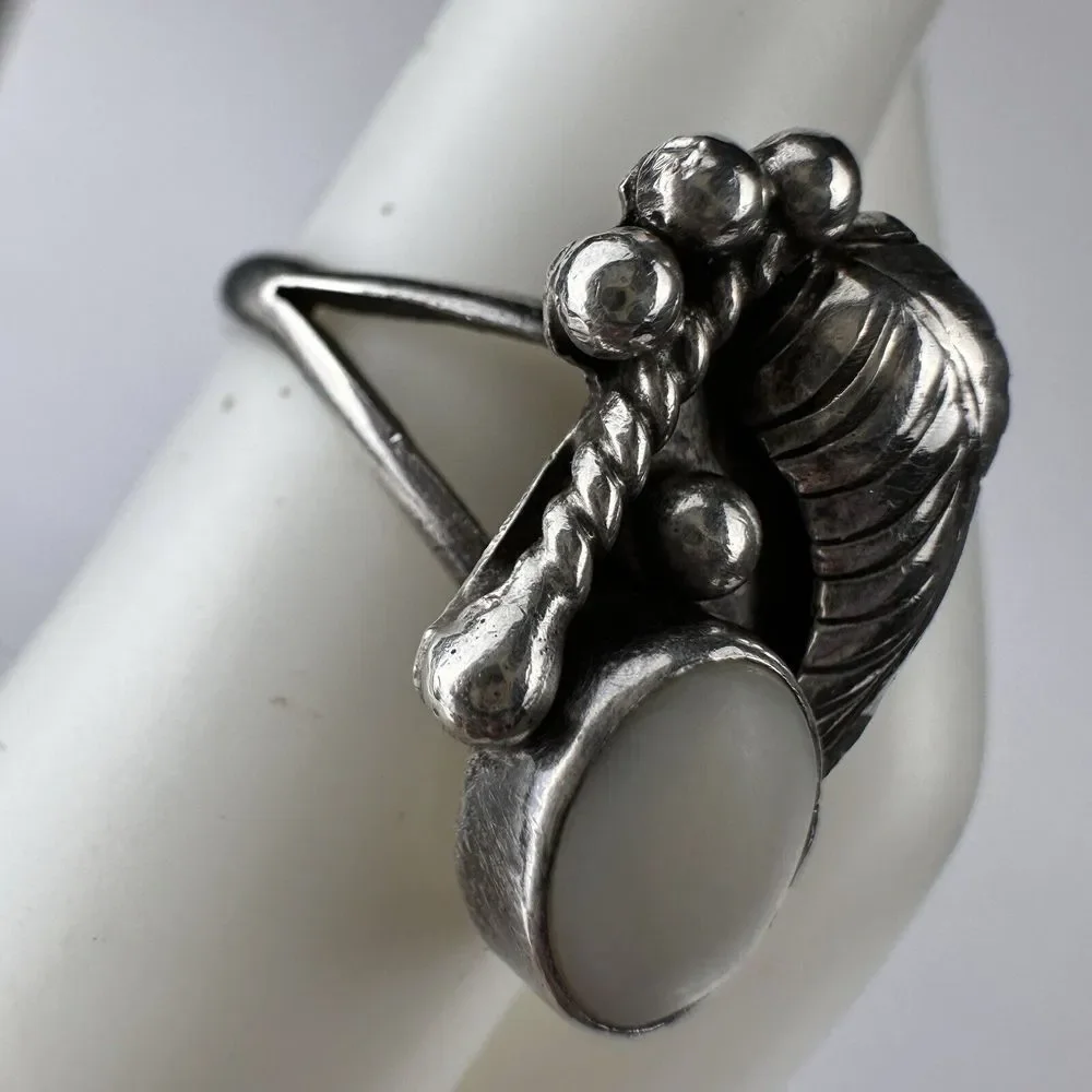 VTG Old Pawn Navajo‎ Ring Size 4.5 MOP Shell Cab Feather Sterling Silver 3.4g